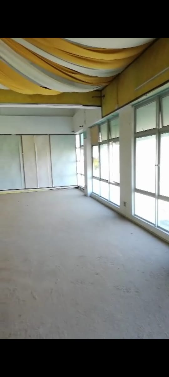 M Avenue, Office
