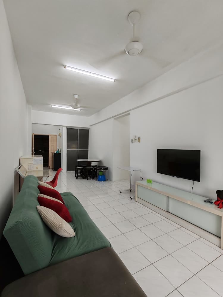 Jalil Damai, Apartment