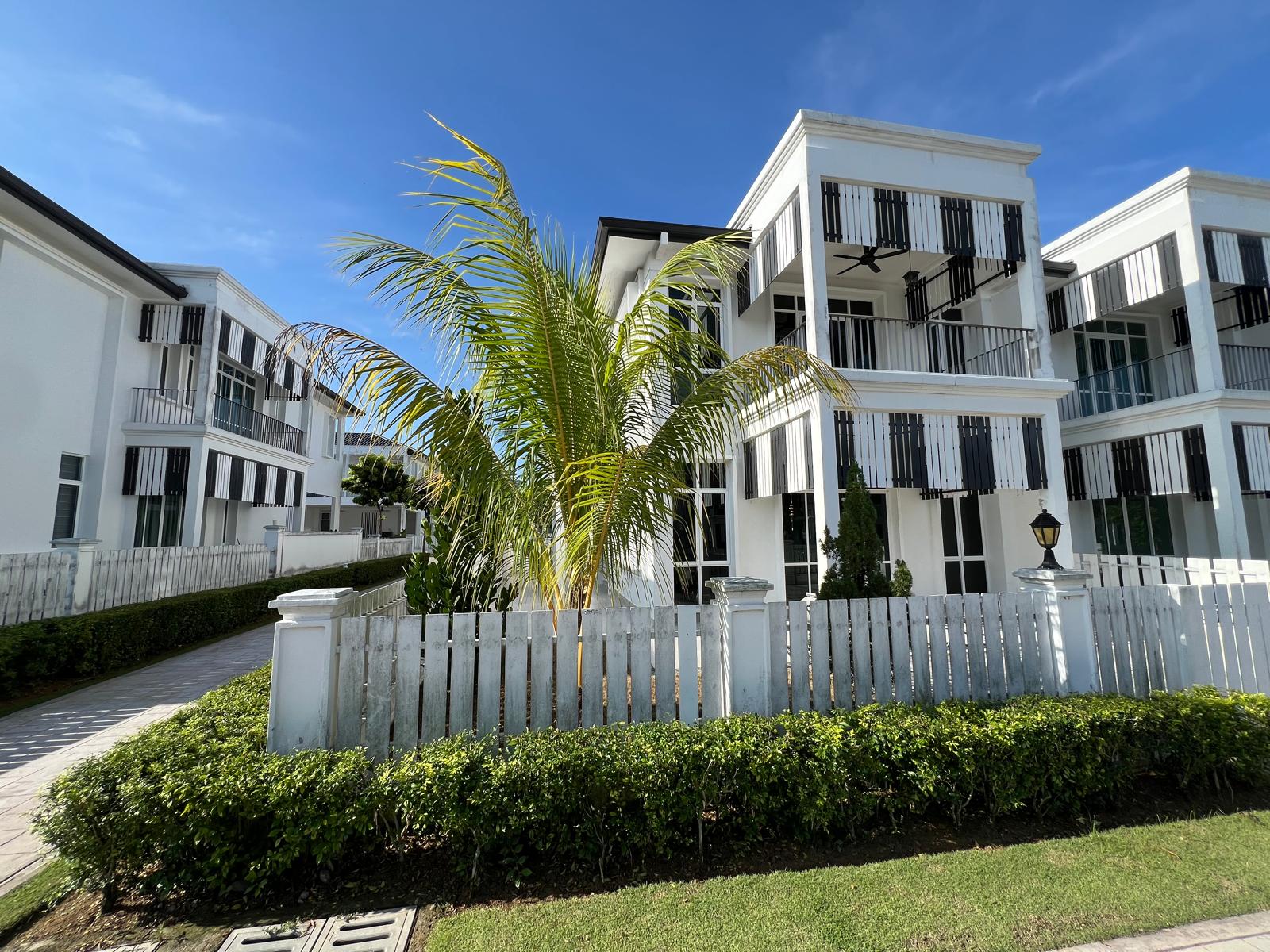 Eco Majestic, Bungalow