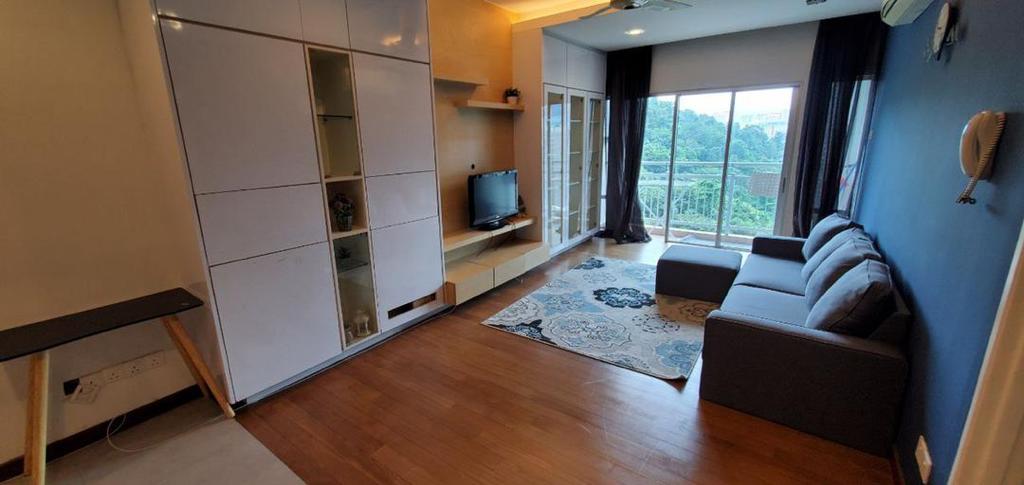 Metropolitan Square, Condominium