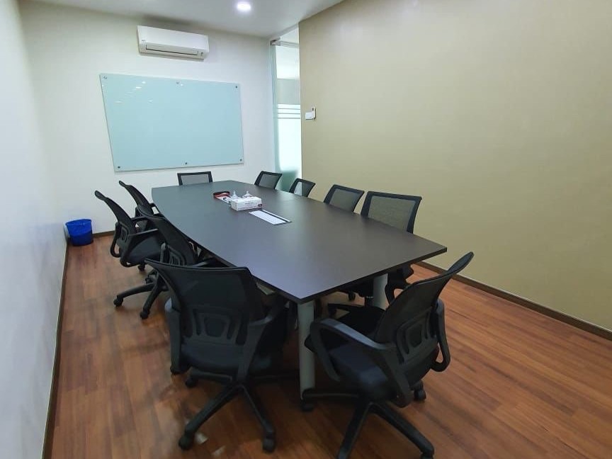 10 Boulevard, Office