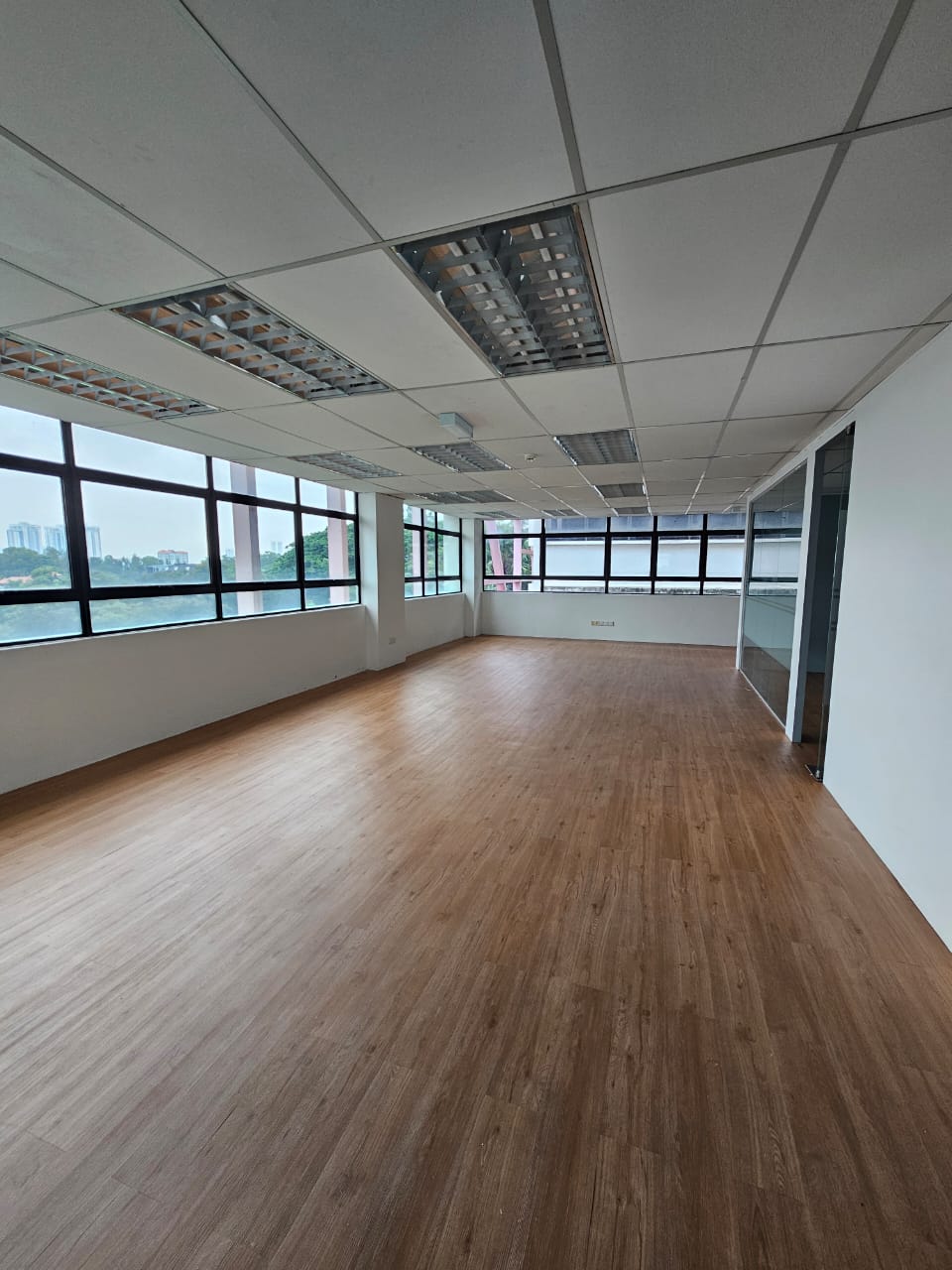 Neo Damansara, Office