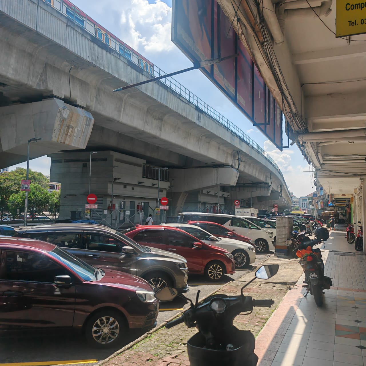 Merto Perdana Timur, Office