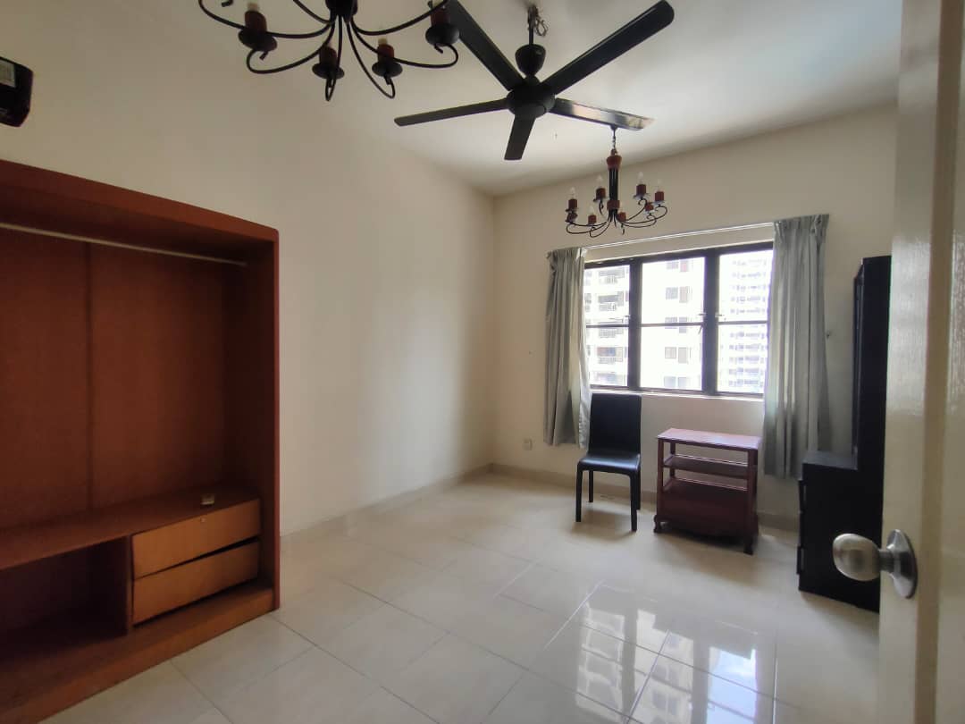 Pelangi Utama, Condominium