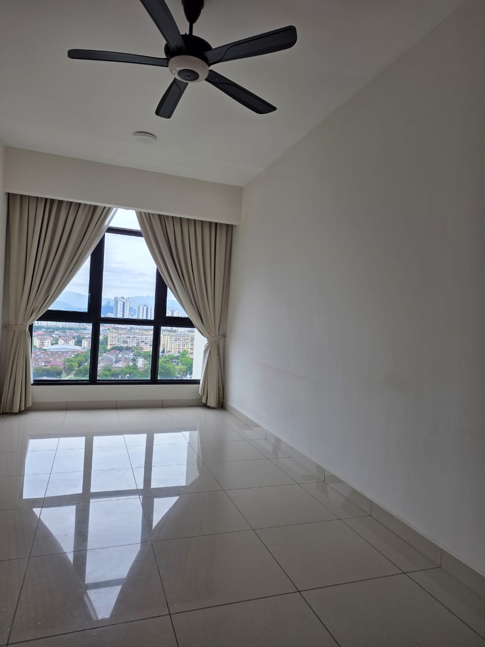 28 Boulevard (28 BLVD), Condominium