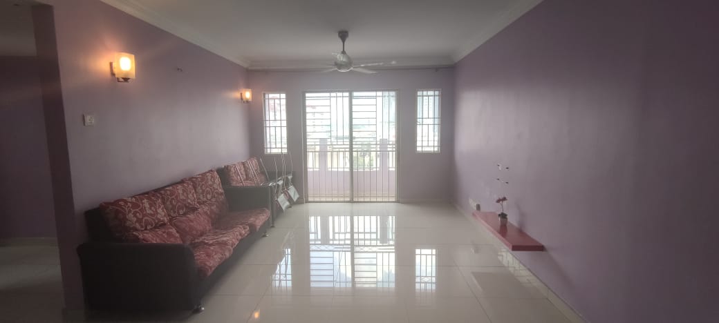 Plaza Metro Prima, Condominium