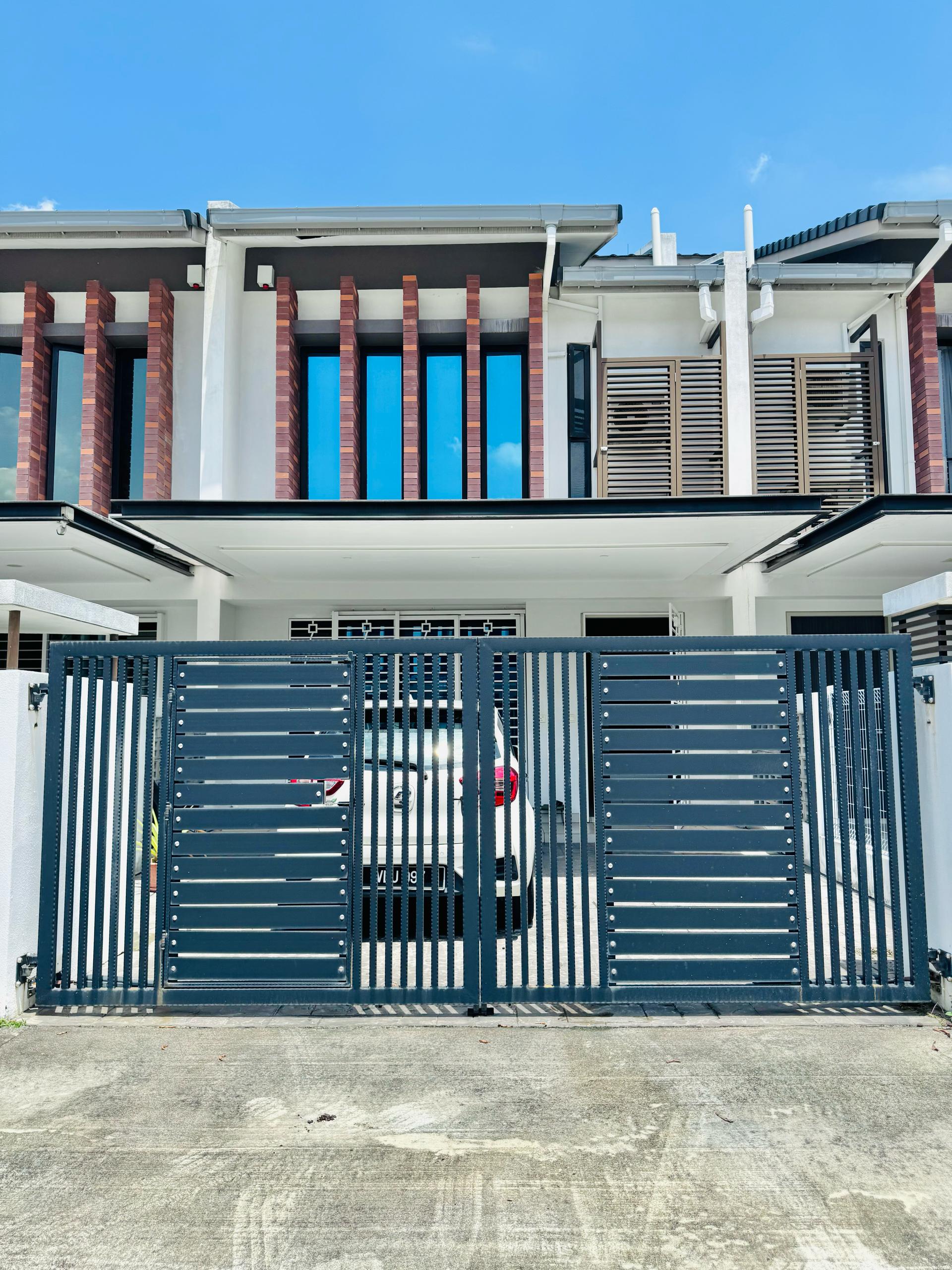 Elmina Valley, Double Storey