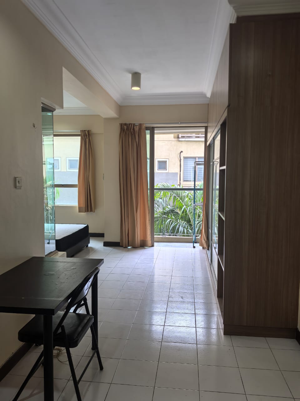 Ritze Perdana 1, Studio