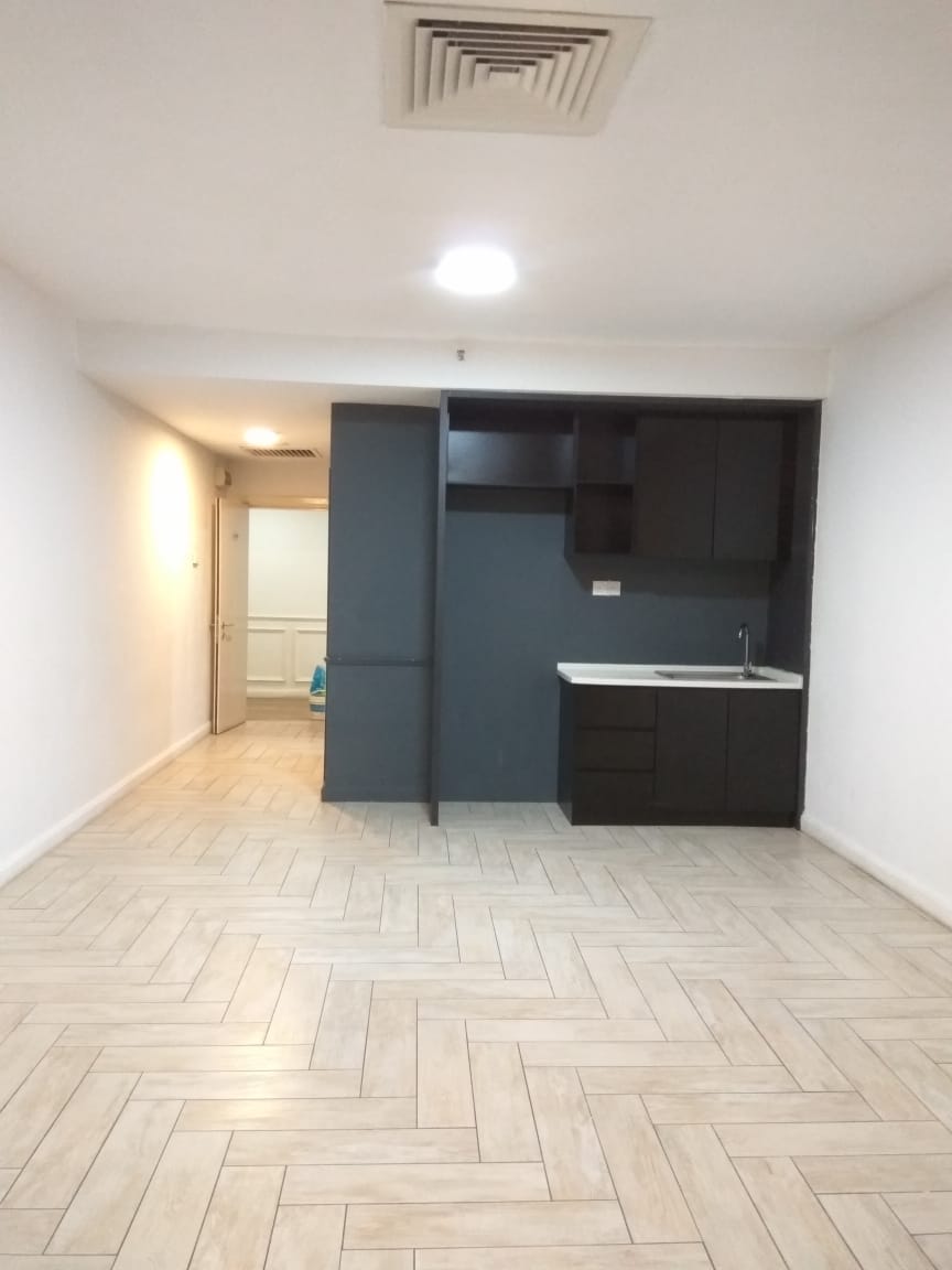 Empire City, Condominium