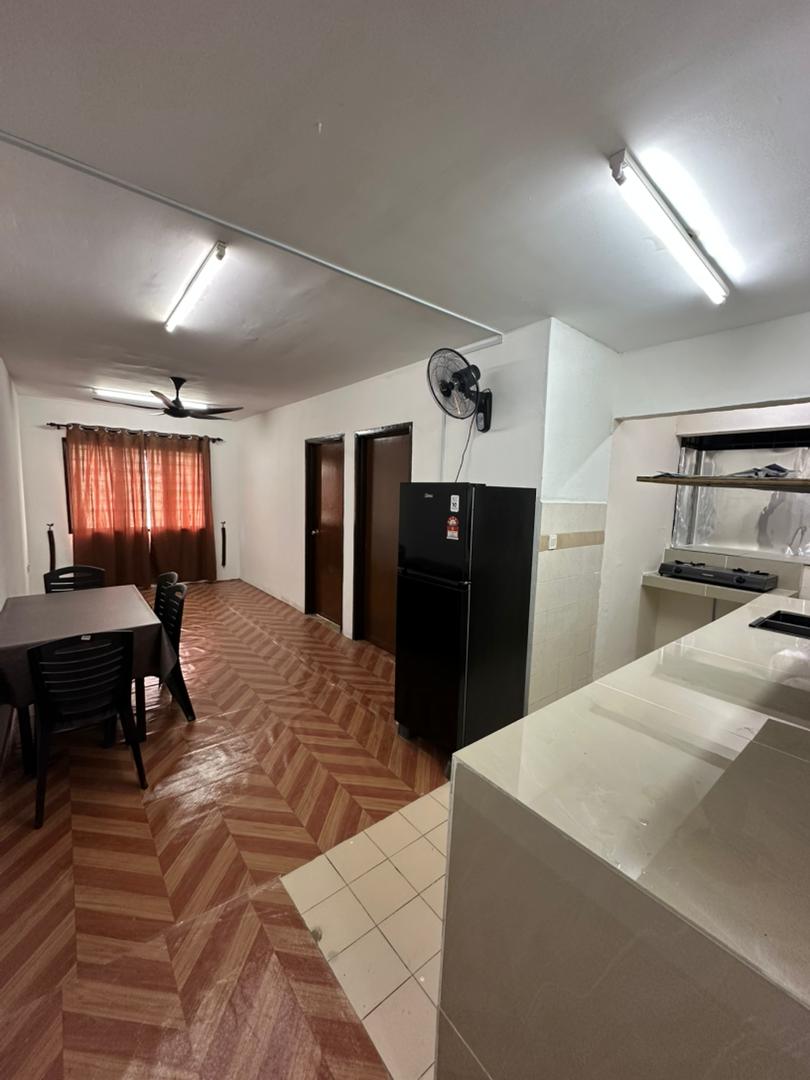 Flora Apartment, Apartment