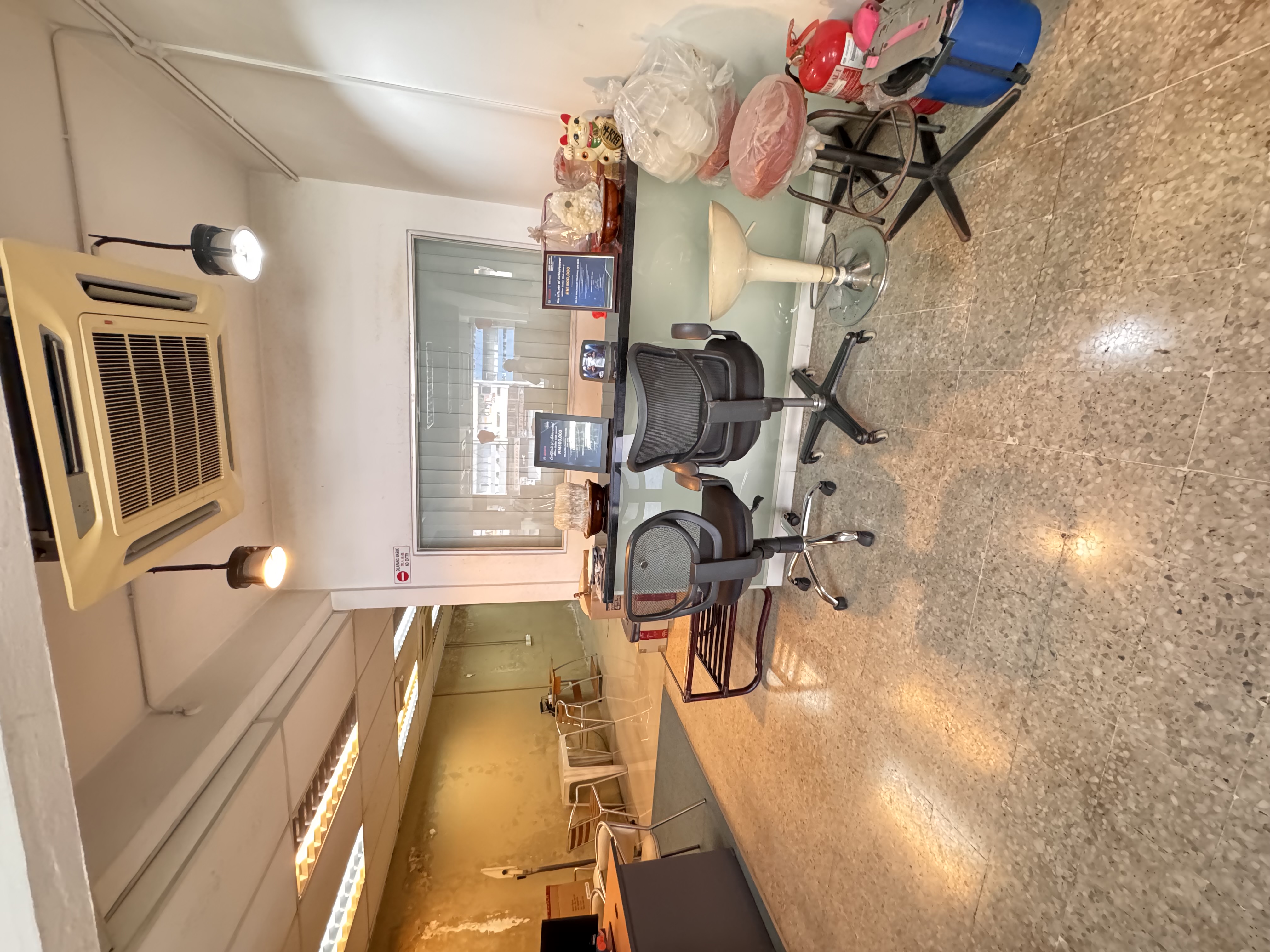 Jalan Loke Yew, Shop