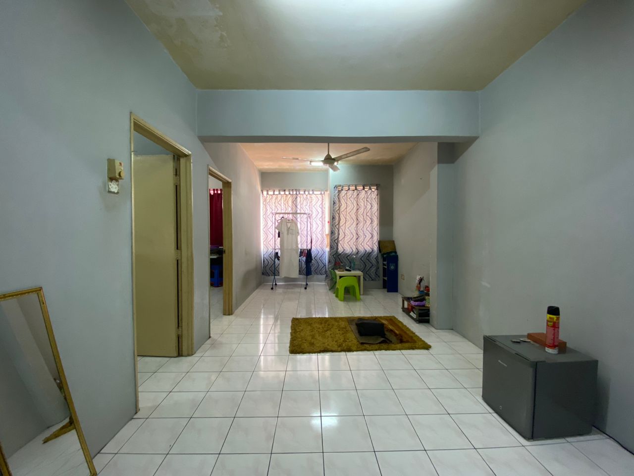 Taman Megan, Shop