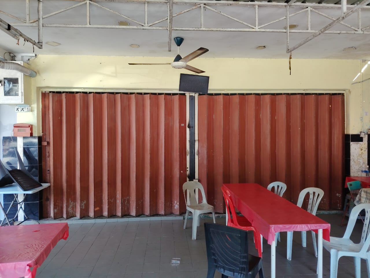 Permai shop, Shop