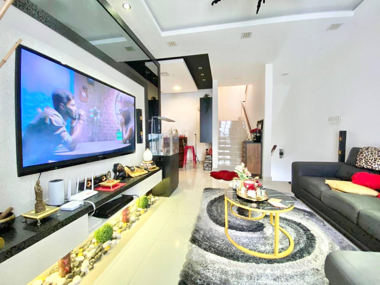 Odora Parkhomes, Town House