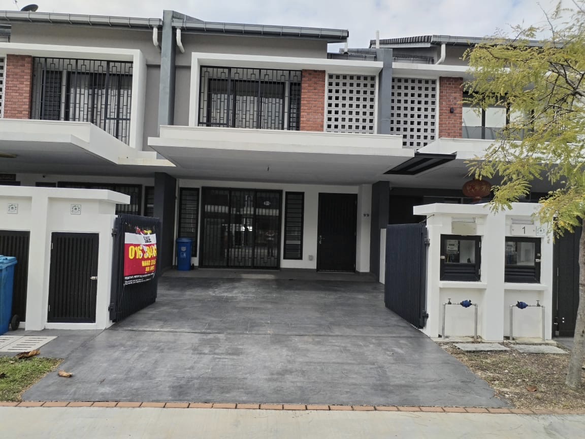 Elmina Green, Double Storey