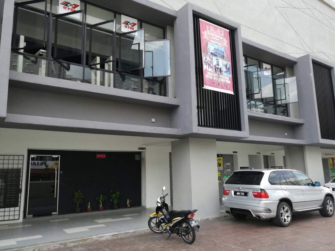 Glomac Centro, Shop