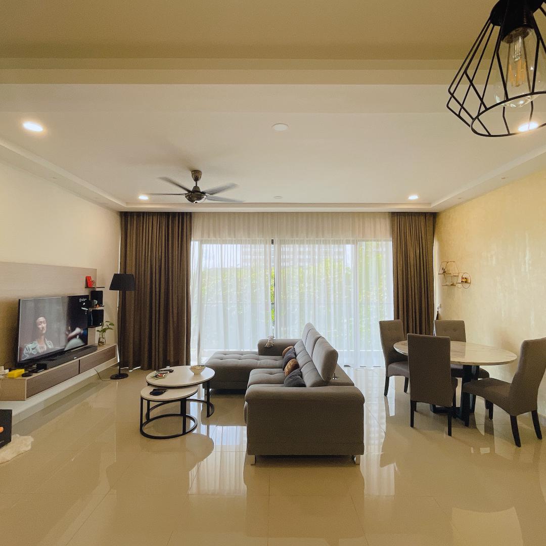 Lakeville Residence, Condominium
