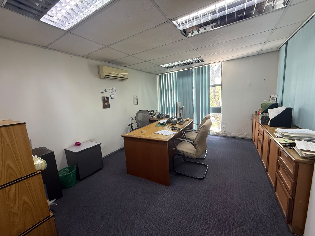 Taman Desa Business park, Office