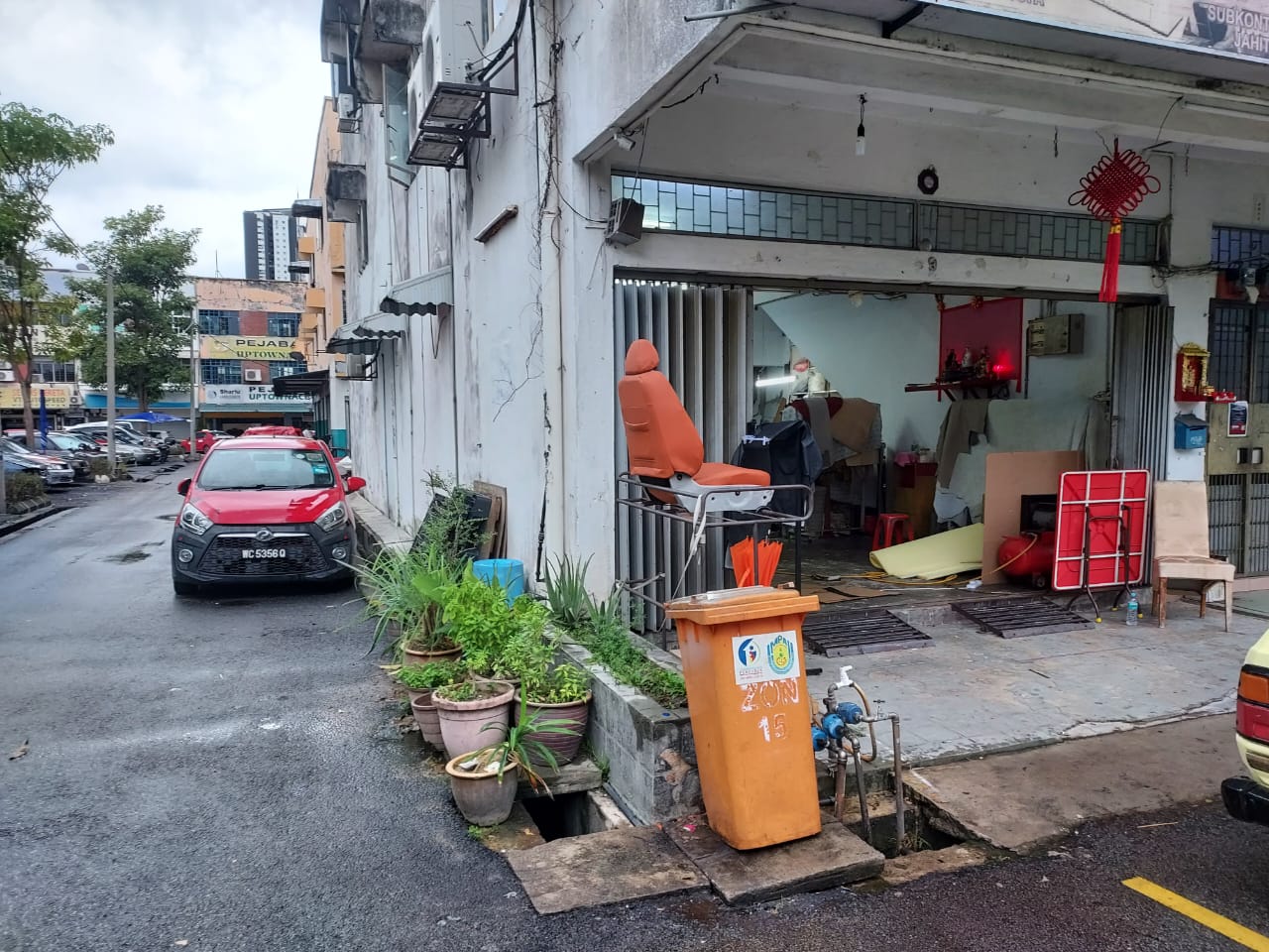 Taman Cempaka, Shop