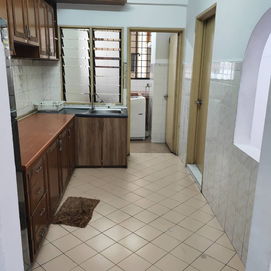 Vista Komanwel C, Condominium