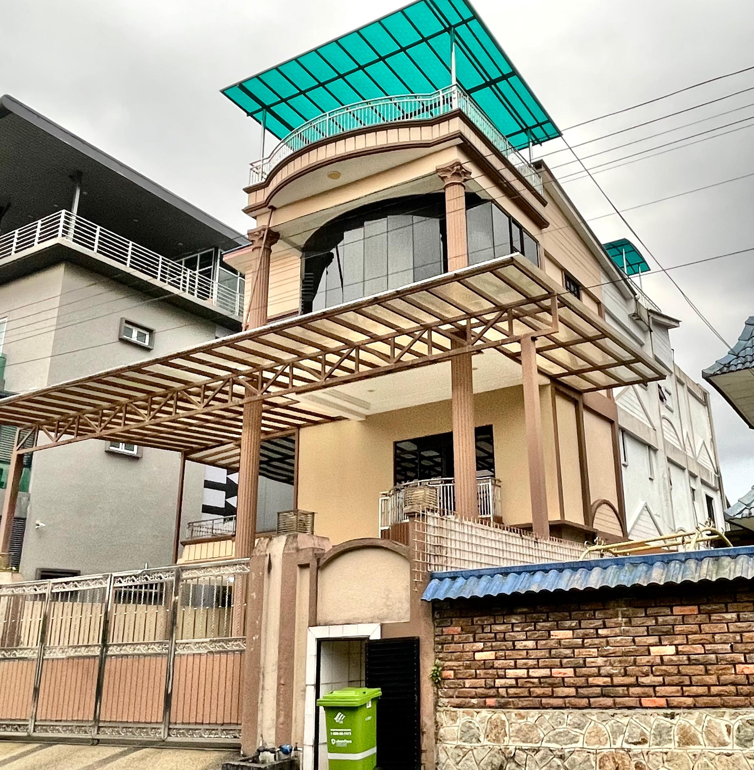 Jalan Serai Wangi, Bungalow