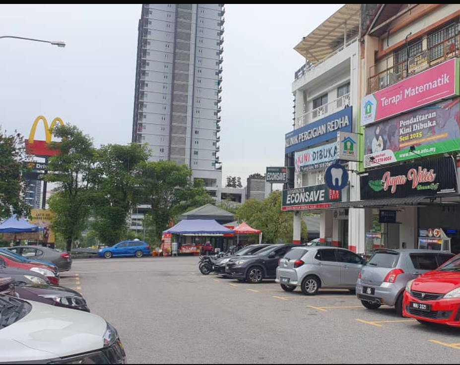 Taman Putra Permai, Shop