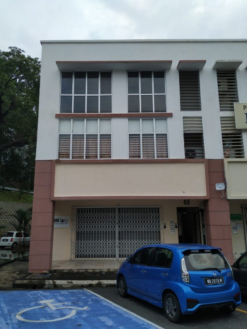 Pusat Perniagaan Raya Barat, Office