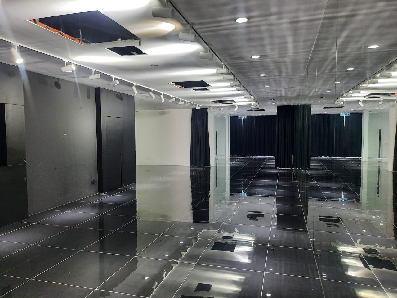 Philleo Damansara 2, Shop