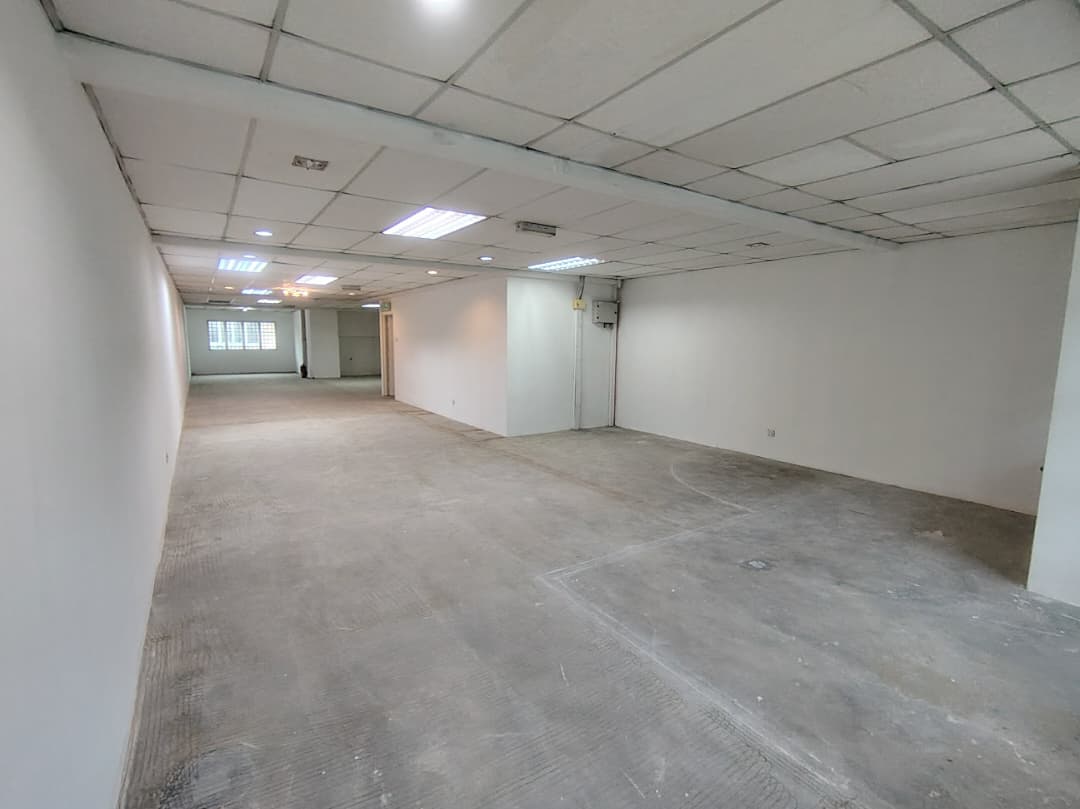 Laman Rimbunan, Office