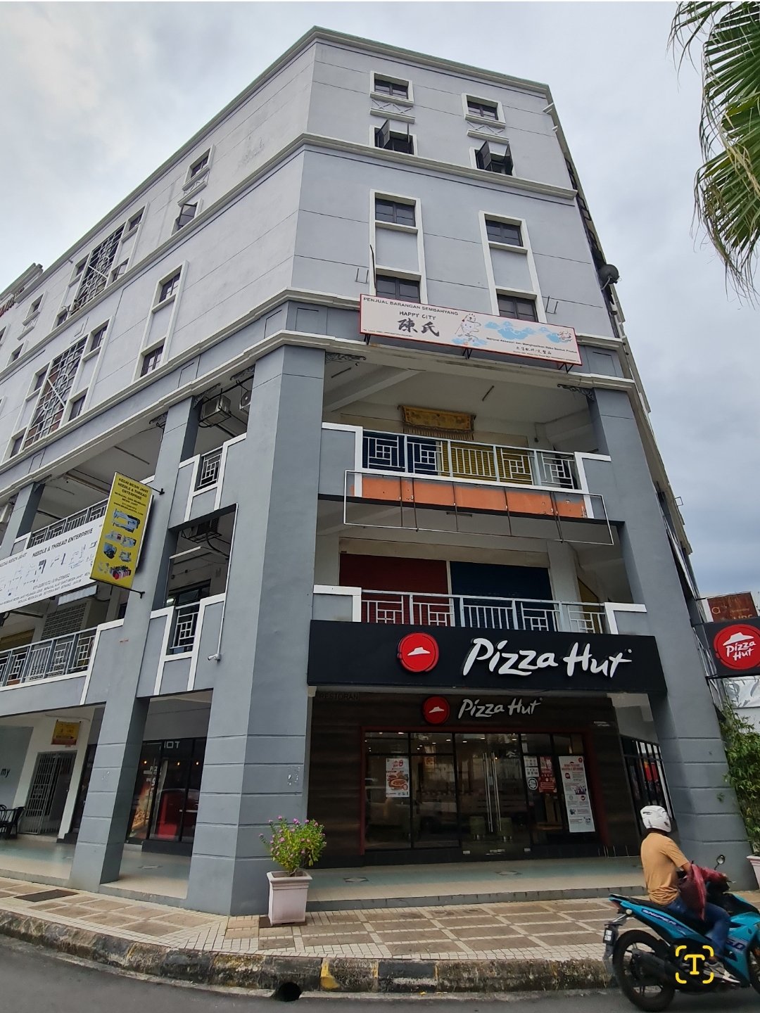 Genting Klang, Office