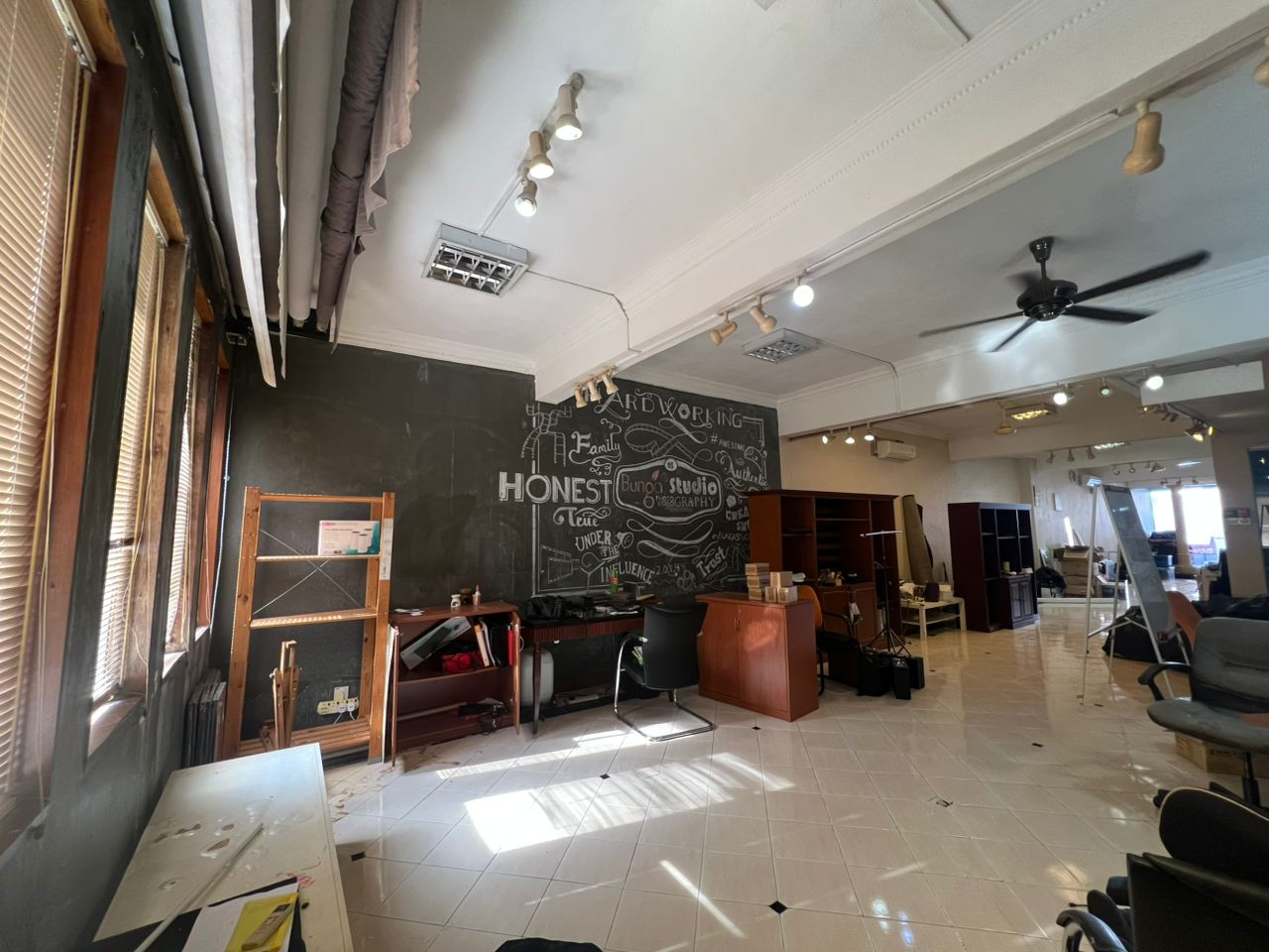 Taman Melawati shop, Shop