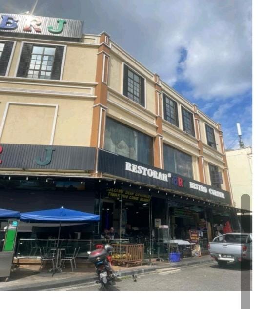 Alam Damai, Shop
