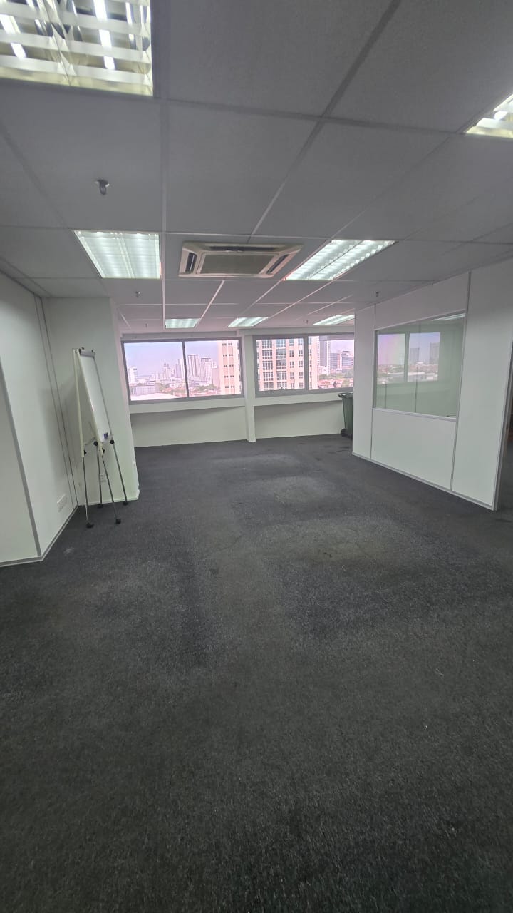 PJ8 Strata Office Suite, Office
