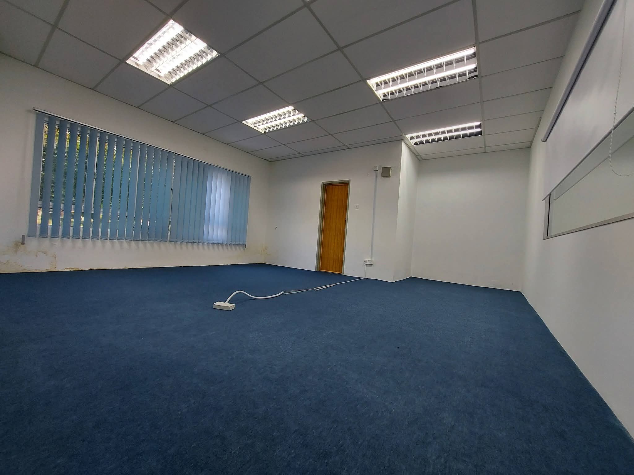 Wangsa Metroview Office, Shop