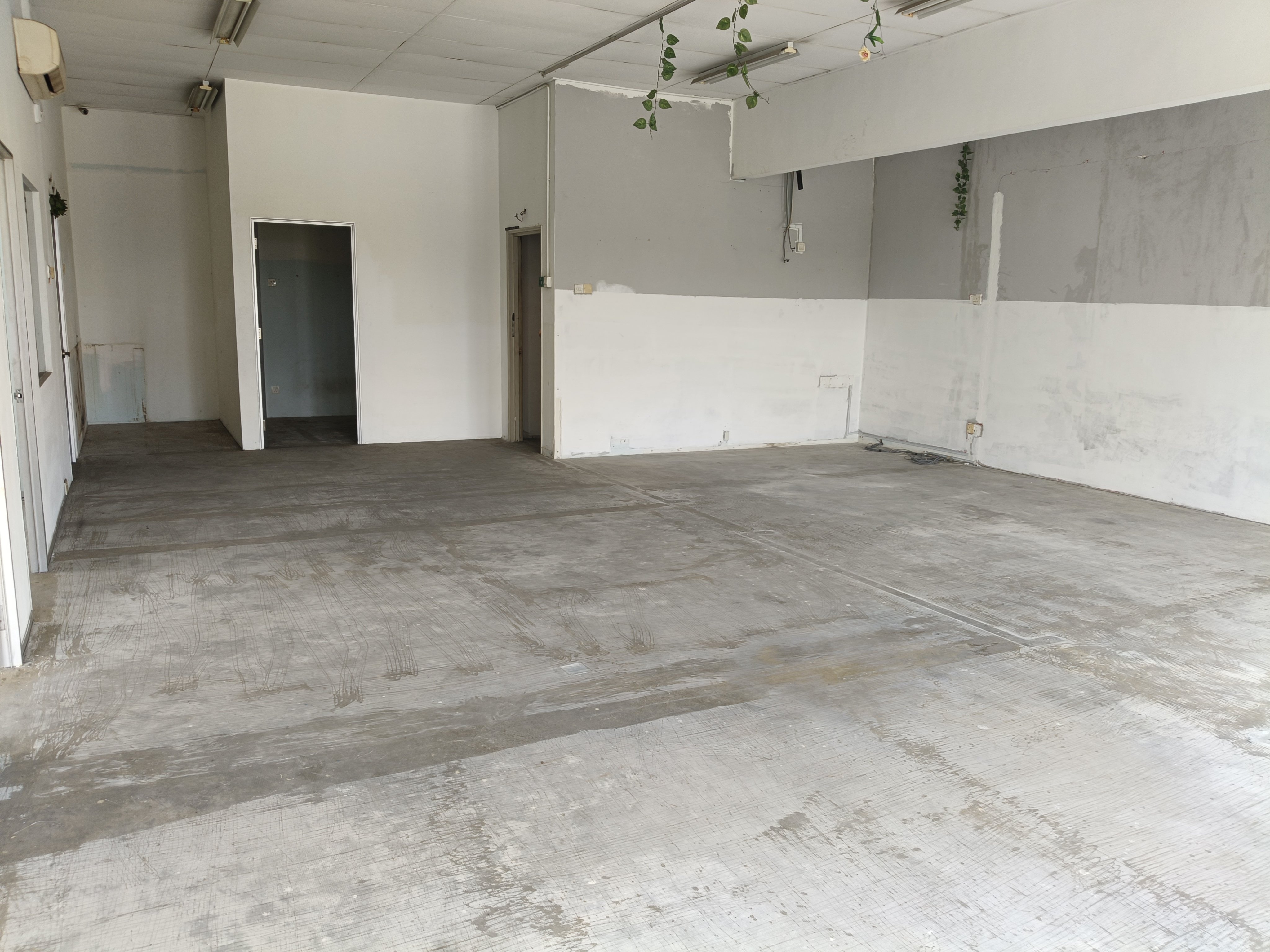 Subang Perdana, Shop