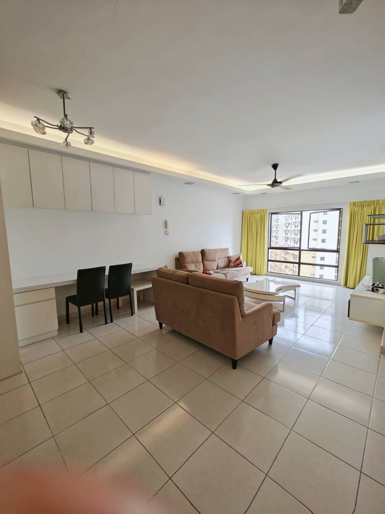 Pelangi sentral, Condominium