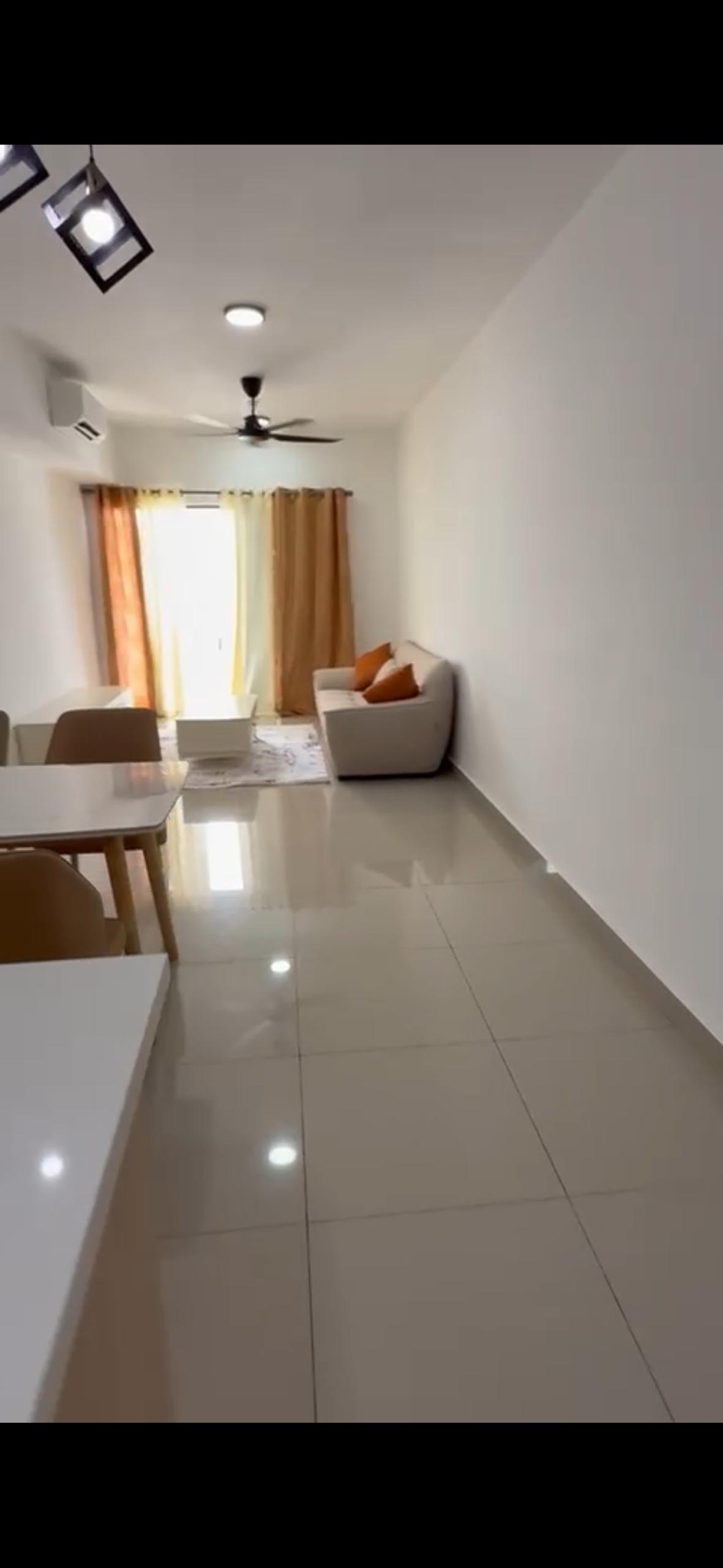 M Arisa, Condominium