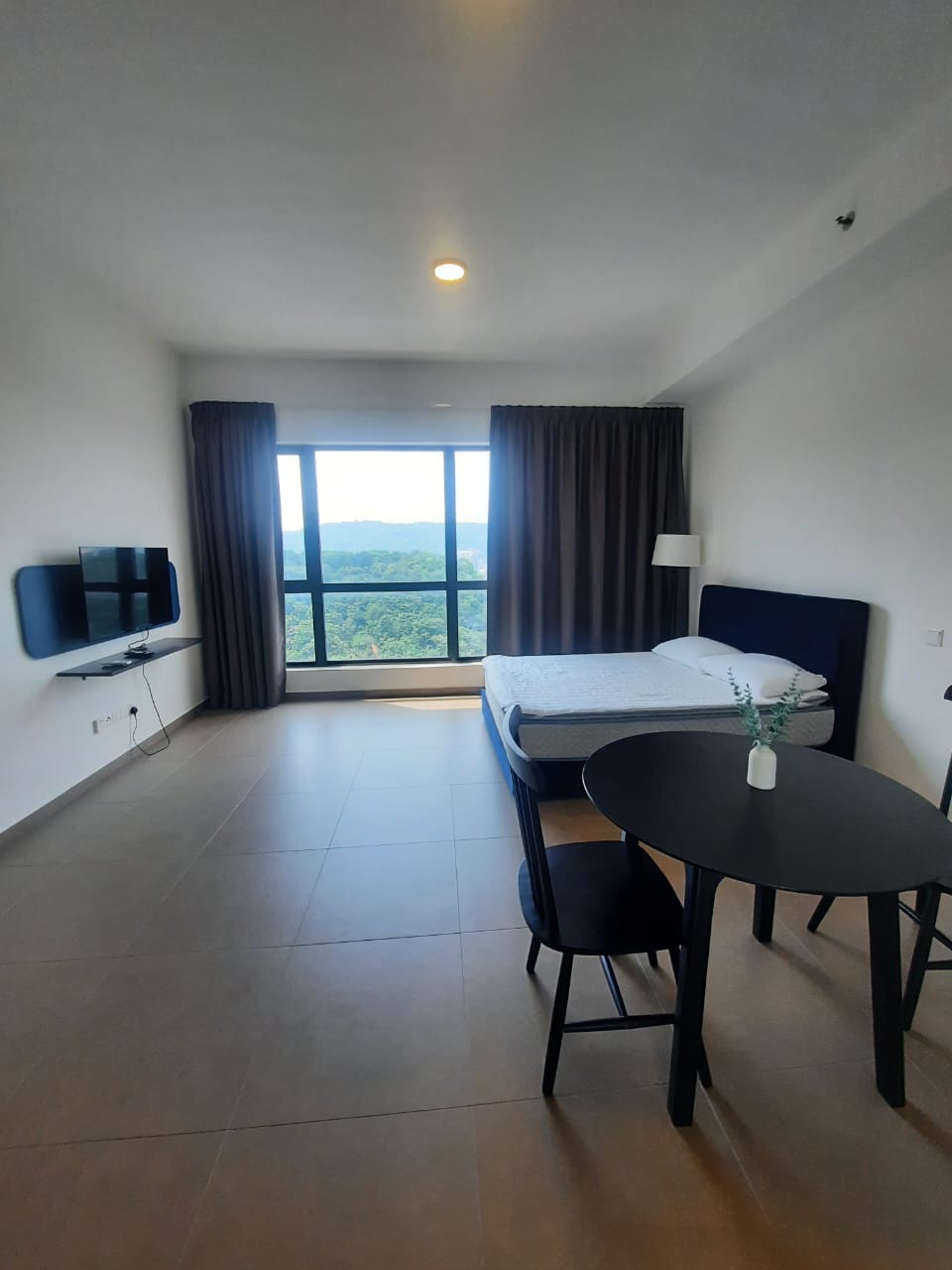 Mossaz @ Empire City, Condominium