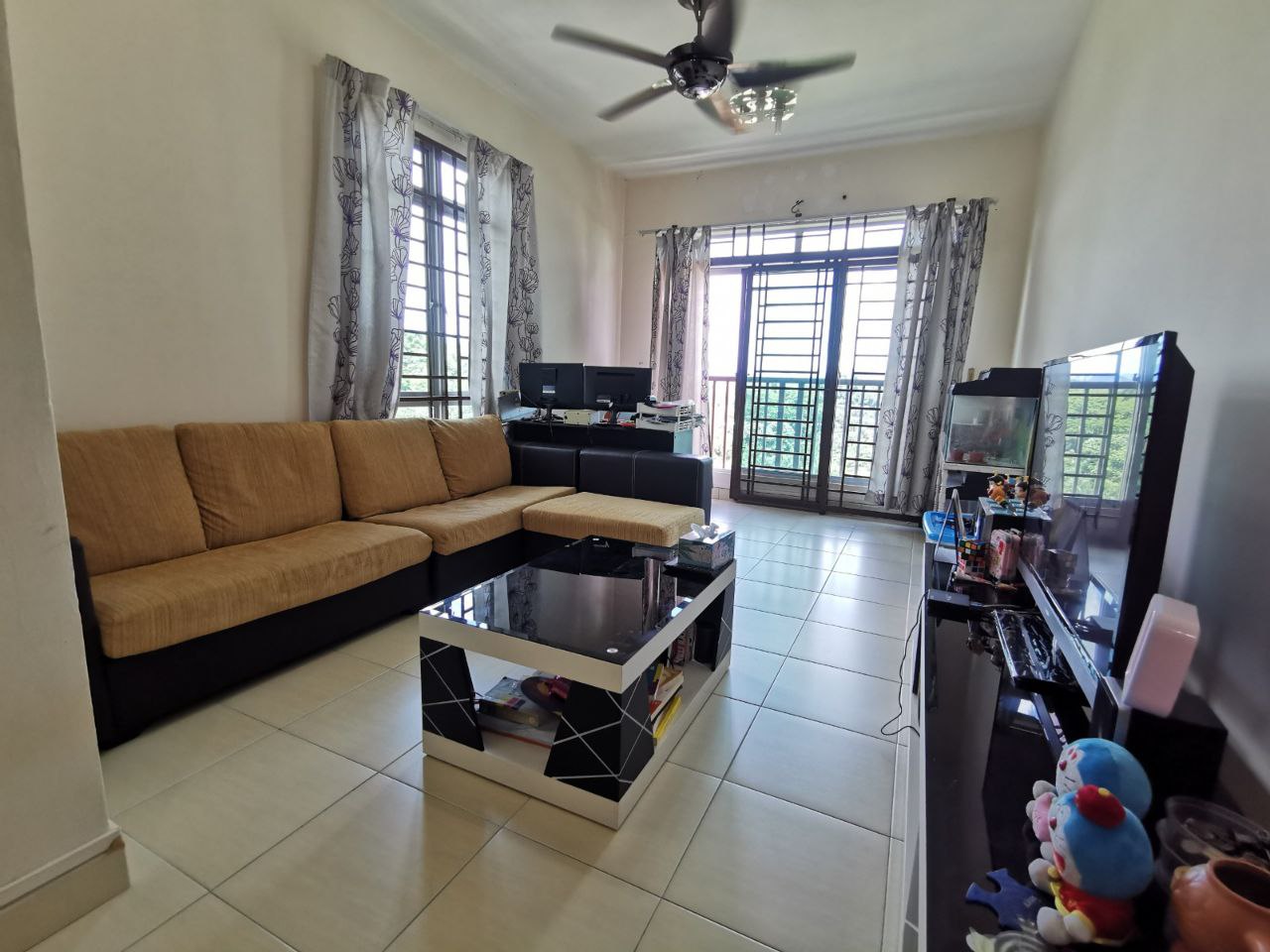 Villa Park, Condominium