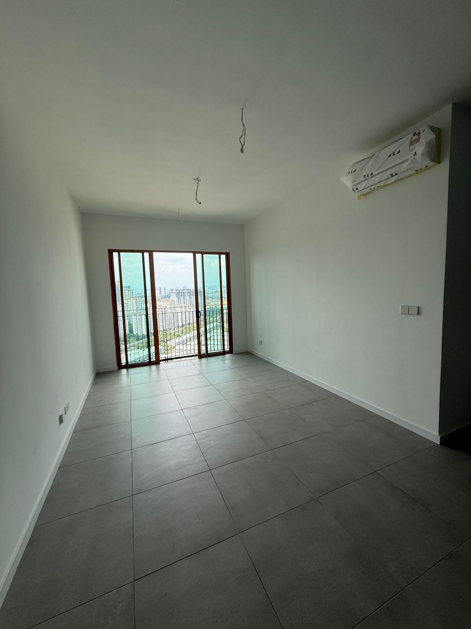 JRK Convena, Condominium