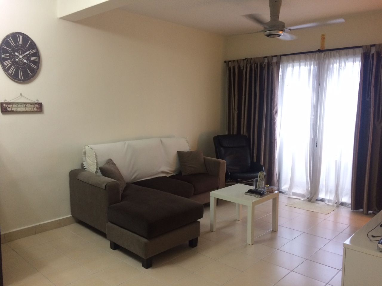 Plaza Metro Prima, Condominium