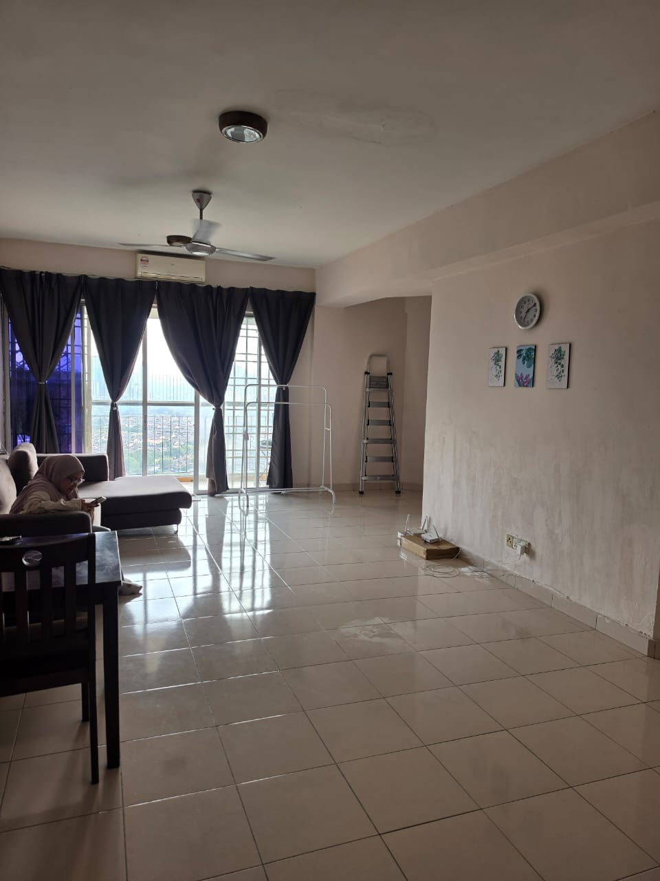 Villawangsamas, Condominium