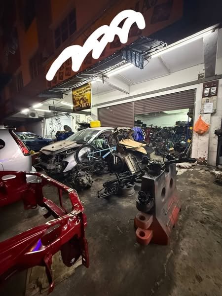Taman Pinggiran Batu Caves, Shop