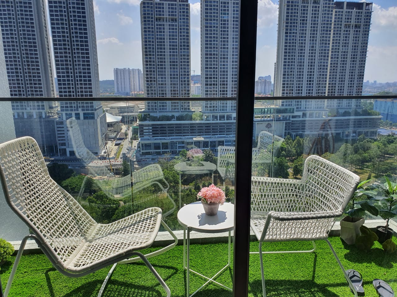 Serviced Residence SkyLuxe On The Park Bukit Jalil - Sinland Real Estate